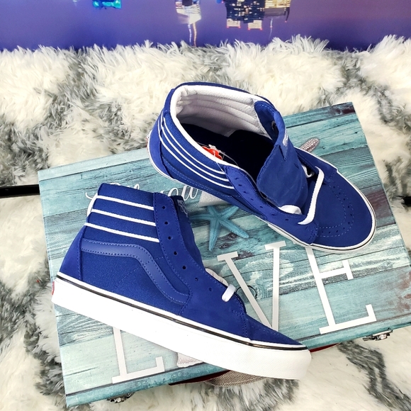 Vans Shoes - Vans Sport Stripes Sk8-HI (CL)